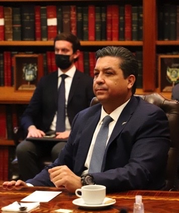 Giran nueva orden de aprehensión contra García Cabeza de Vaca