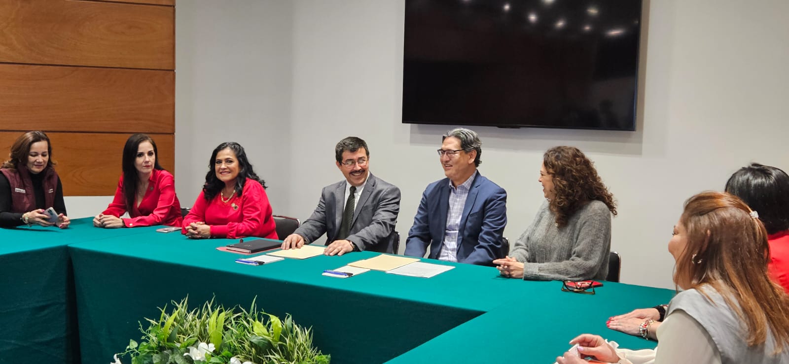 Rector y diputados federales reafirman lazos para impulsar el desarrollo de la UAT.