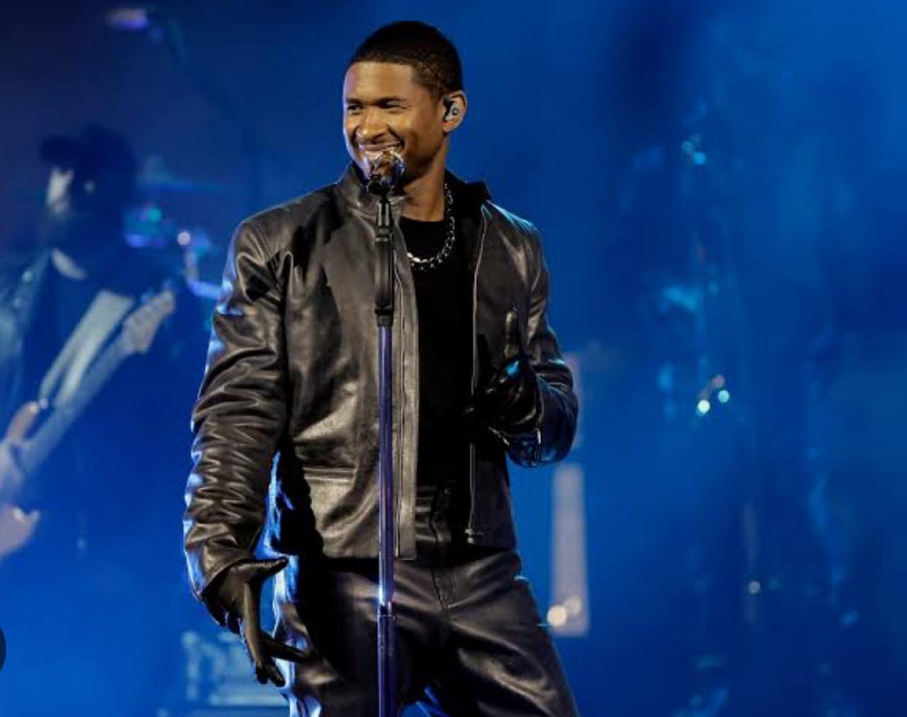 Usher en el medio Tiempo del Super Bowl 2024.