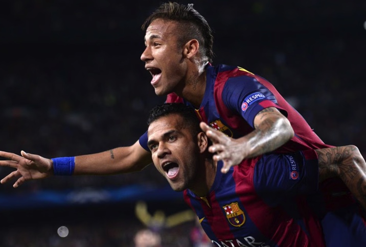 Padre de Neymar pagaría la fianza de un millón de euros para que Dani Alves salga de prisión