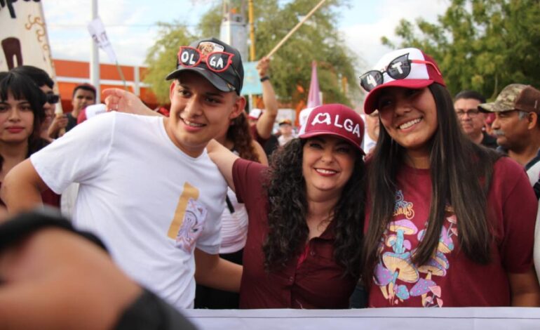 Olga Sosa en Ciudad Victoria es respaldada por la fuerza y entusiasmo de la juventud.