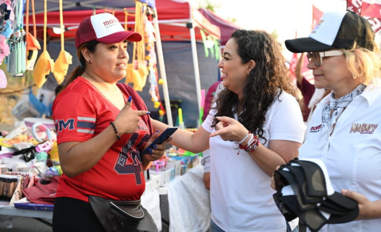 Olga Sosa y Magaly Deándar llevan mensaje de esperanza a clientes y oferentes de Puerta del Sol.
