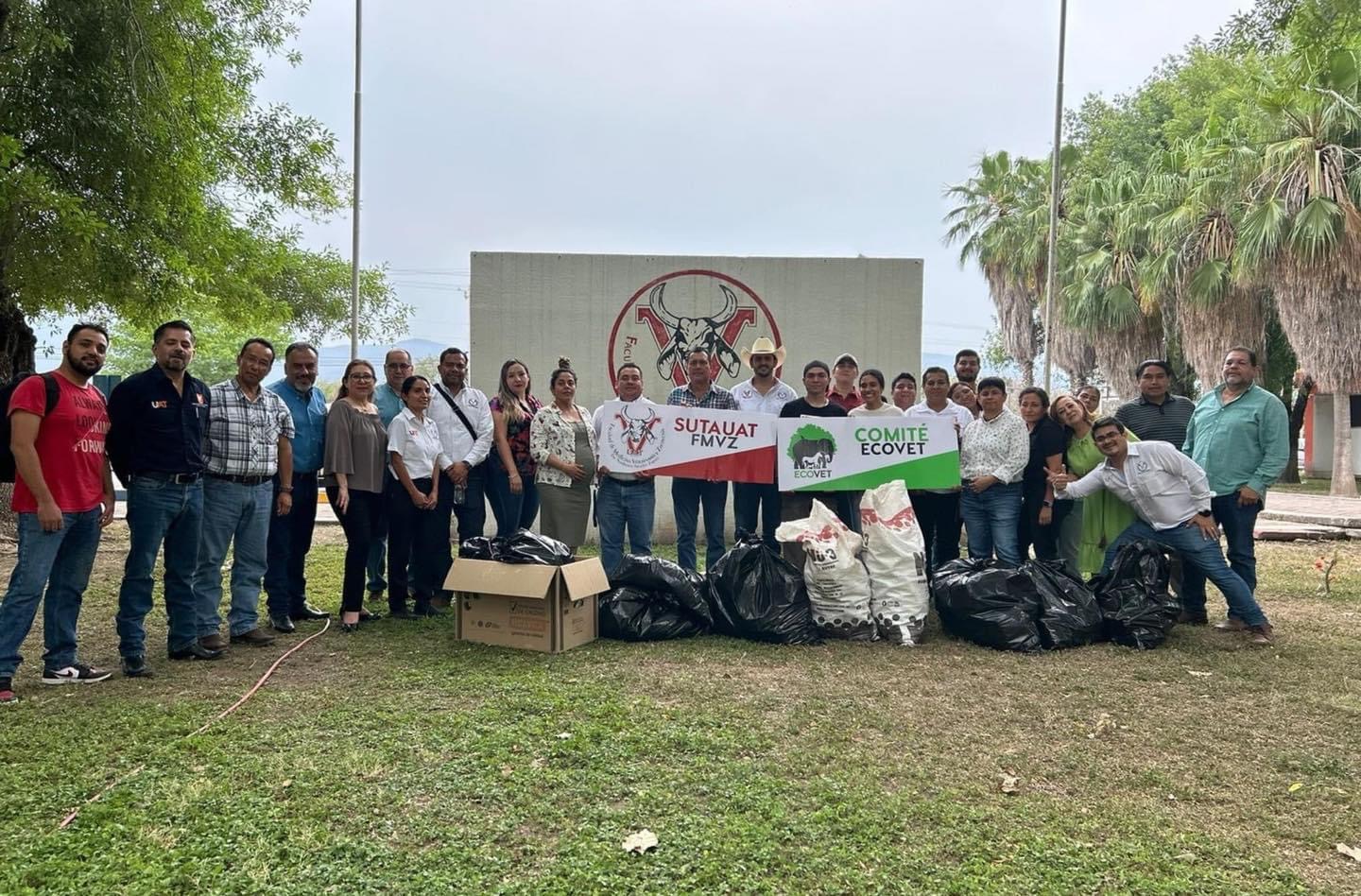 ¡Sumando esfuerzos por un campus más verde y limpio! 🌳💚 En una iniciativa conjunta, la Facultad de Medicina Veterinaria y Zootecnia de la UAT y la Facultad de Comercio y Administración Victoria (FCAV), se unieron en una campaña de limpieza y reforestación.