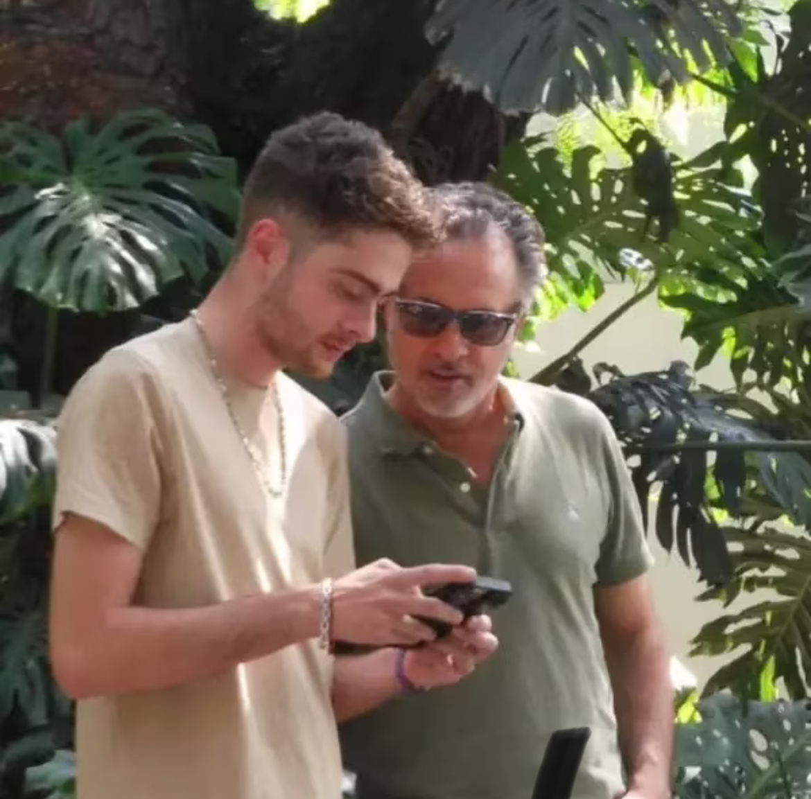 Nicolás Buenfil compartió por primera vez fotos junto a su papá Ernesto Zedillo. Instagram.