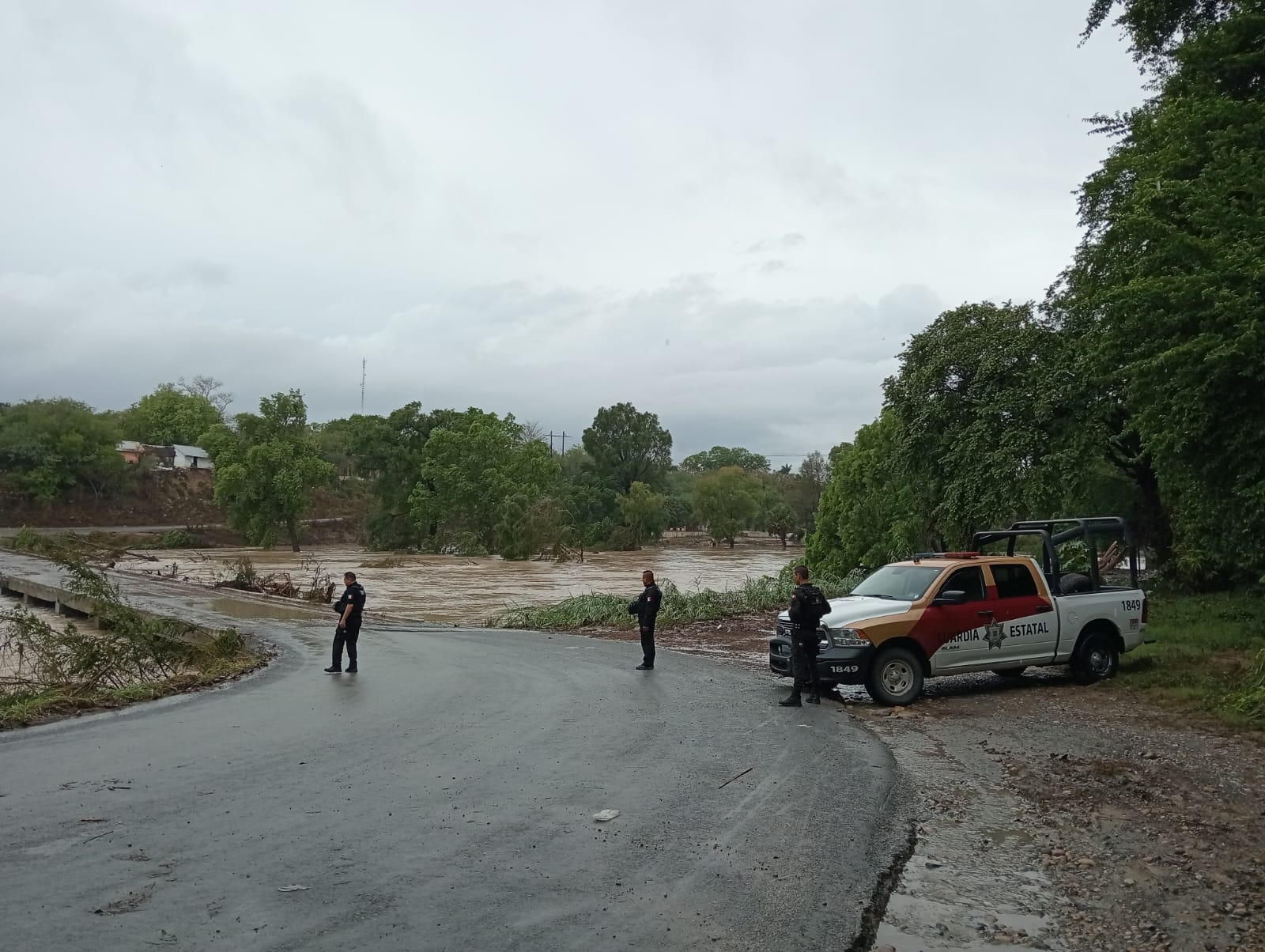 Realiza Guardia Estatal acciones preventivas en zonas de riesgo ante anuncio de próximas lluvias.
