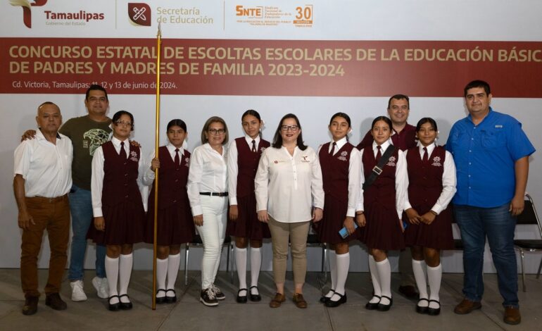 Realizan Concurso de Escoltas de Educación Básica y la Exhibición de Escoltas de Padres y Madres de Familia.