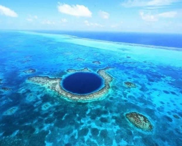 Viral | Hallan una cueva submarina tan profunda que no saben dónde está el fondo.
