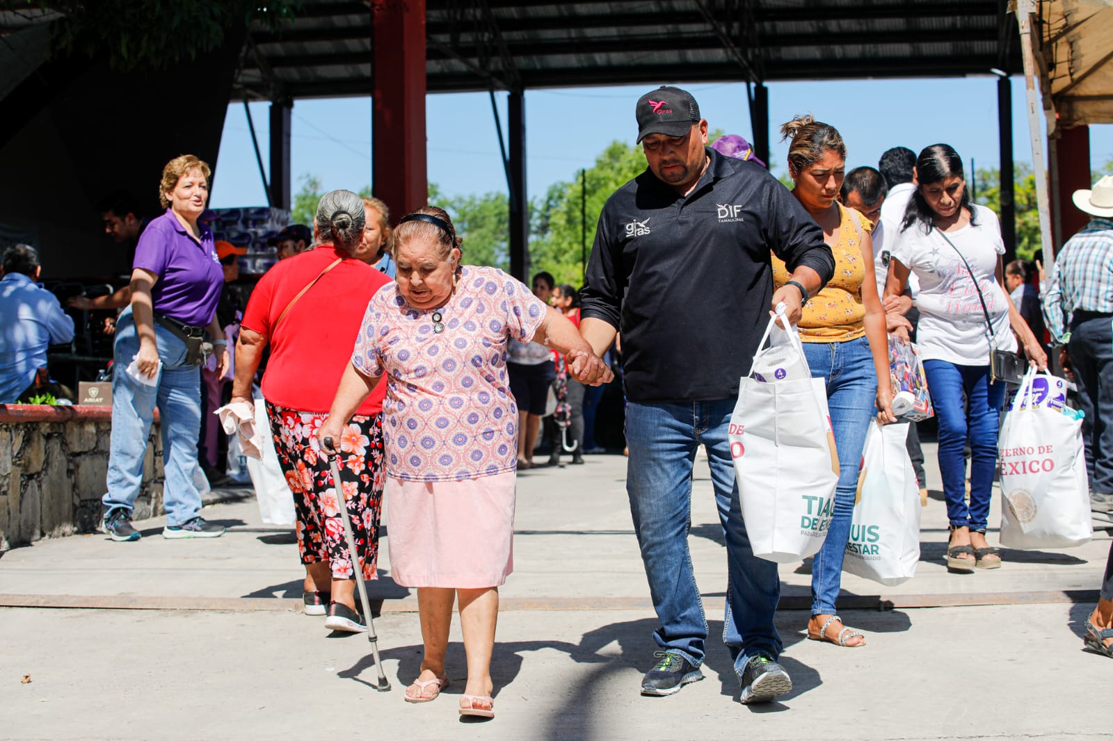 Llega el Tianguis del Bienestar a Hidalgo con el apoyo del DIF Tamaulipas y los tres niveles de gobierno.