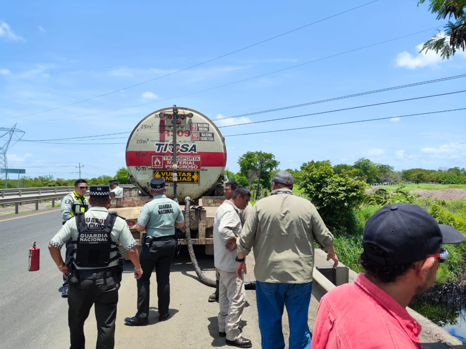 Coordinan acciones ante derrame de hidrocarburo en Altamira.