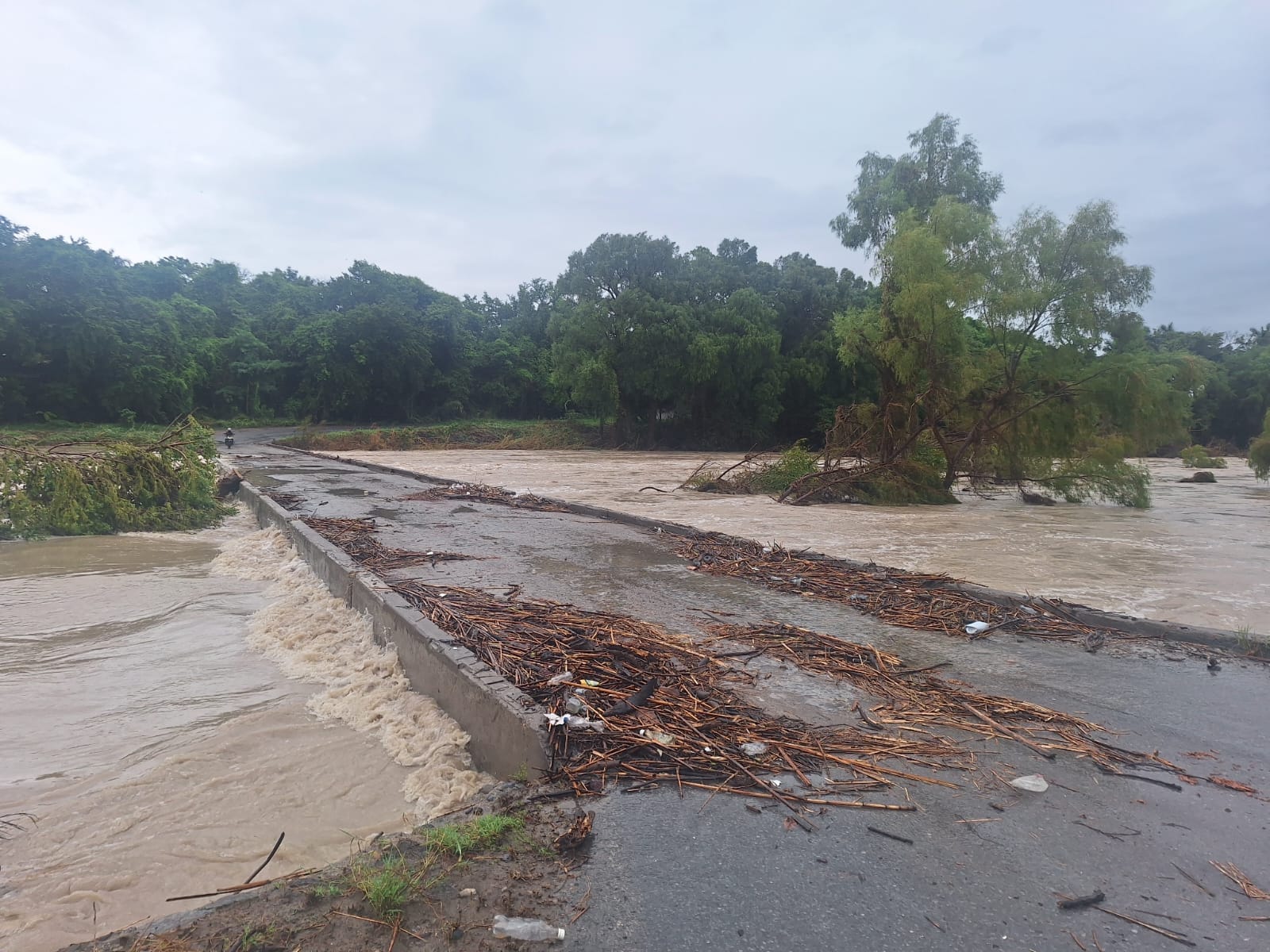 Realiza Guardia Estatal  patrullajes preventivos en potenciales zonas de inundación.