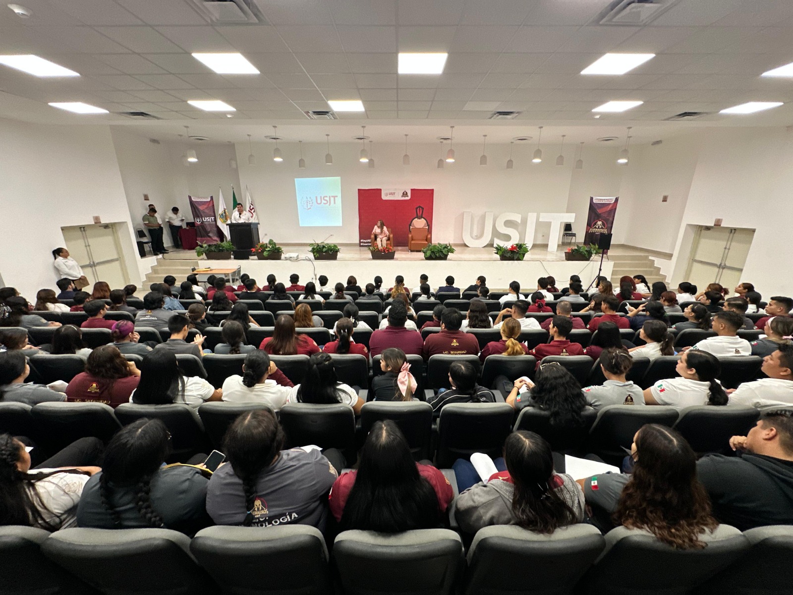 Otorga ITABEC 187 estímulos educativos gestionados por la USJT.