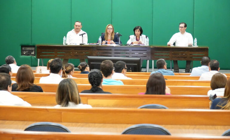 Actualiza la UAT a su personal administrativo en materia de  normatividad y rendición de cuentas.