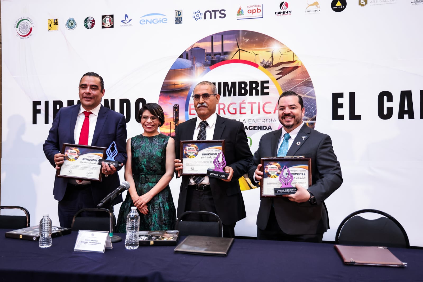 Recibe Secretaría de Desarrollo Energético de Tamaulipas reconocimiento a la excelencia.