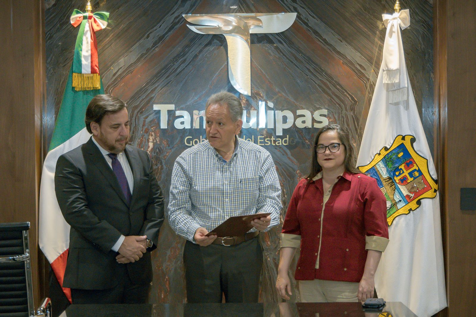 Entregan nombramiento a nuevo subsecretario de Planeación en Educación de Tamaulipas