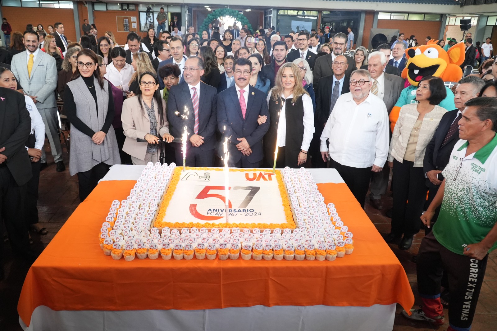 Consolida la UAT 57 años de prestigio académico de la Facultad de  Comercio Victoria