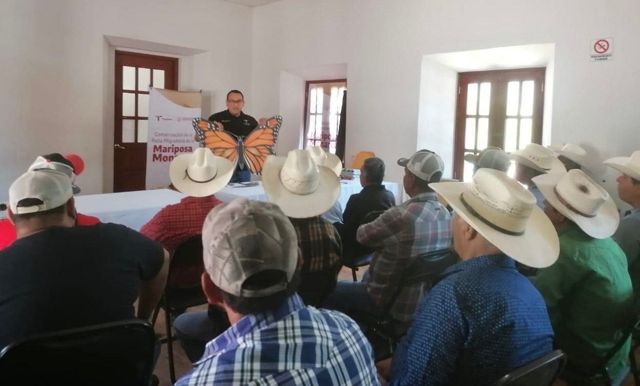 Capacita la Comisión de Parques a ejidatarios en pro de la mariposa monarca