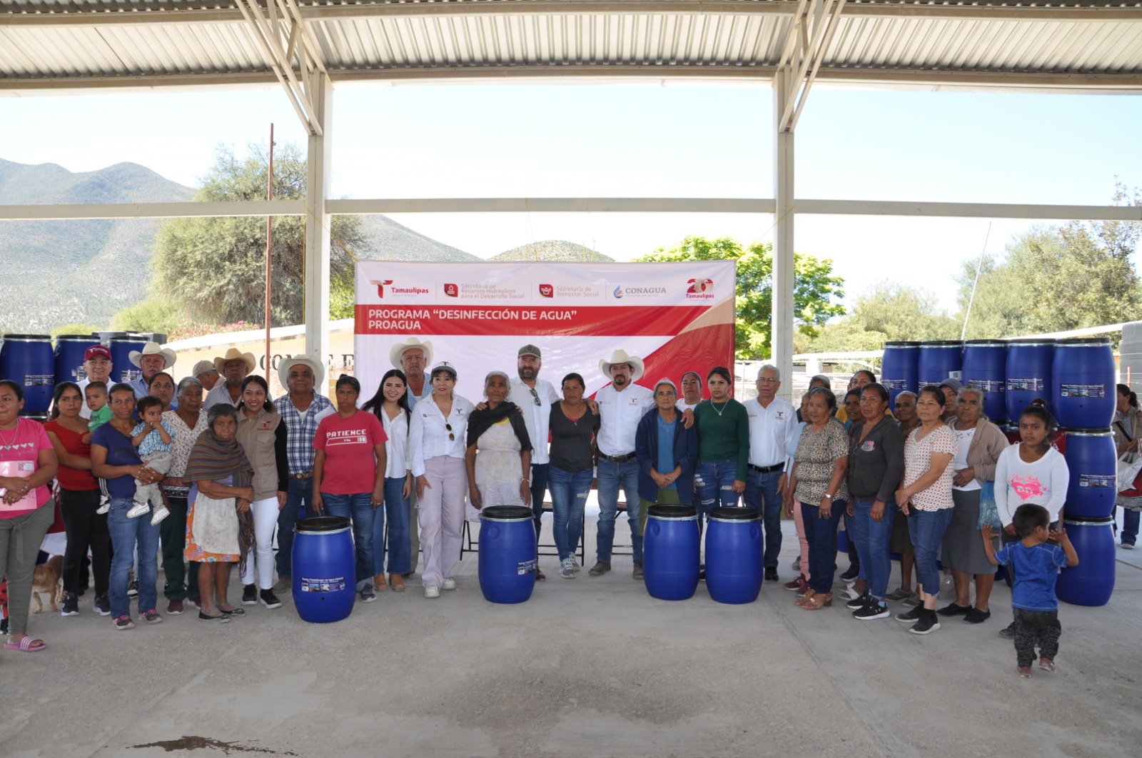 Beneficia Secretaría de Recursos Hidráulicos a más de 600 familias con dispositivos de filtros de agua.