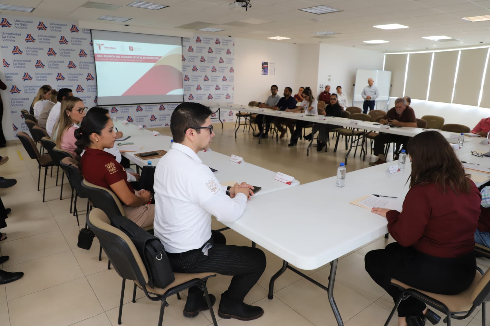 Sesiona Consejo Estatal de Nutrición.