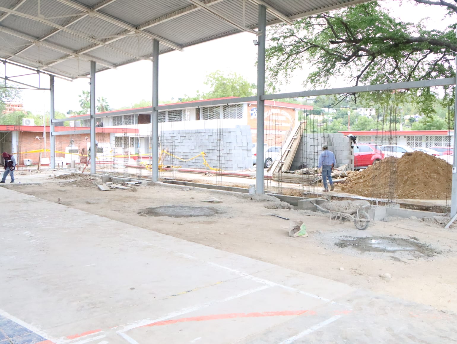Fortalece Américo infraestructura educativa en escuelas de nivel superior