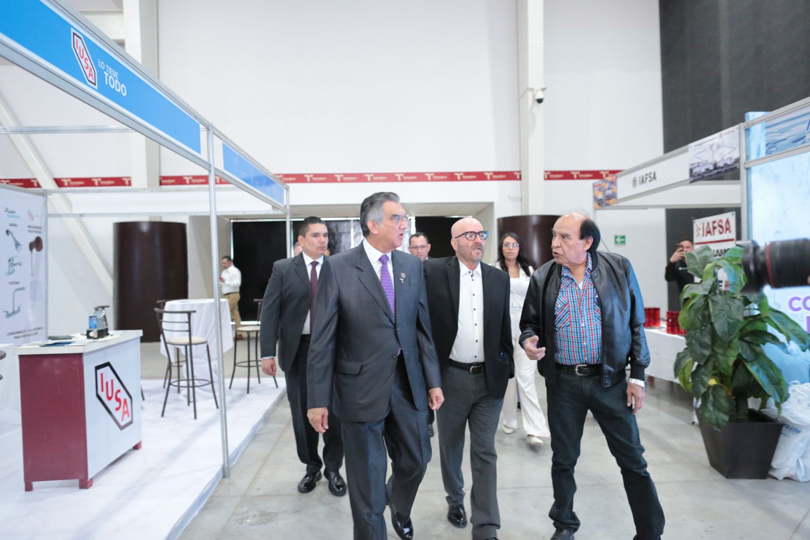 Llama Américo Villarreal a poner fin a la privatización del agua.