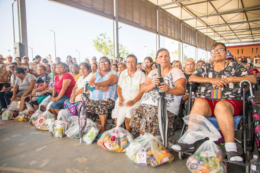 Beneficiadas 284 mil familias con paquetes alimentarios.
