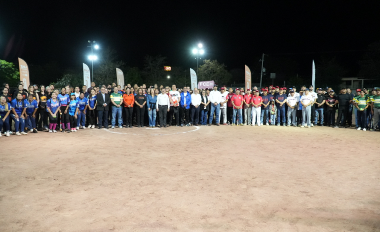 Rector de la UAT inaugura torneos deportivos para docentes y empleados  universitarios