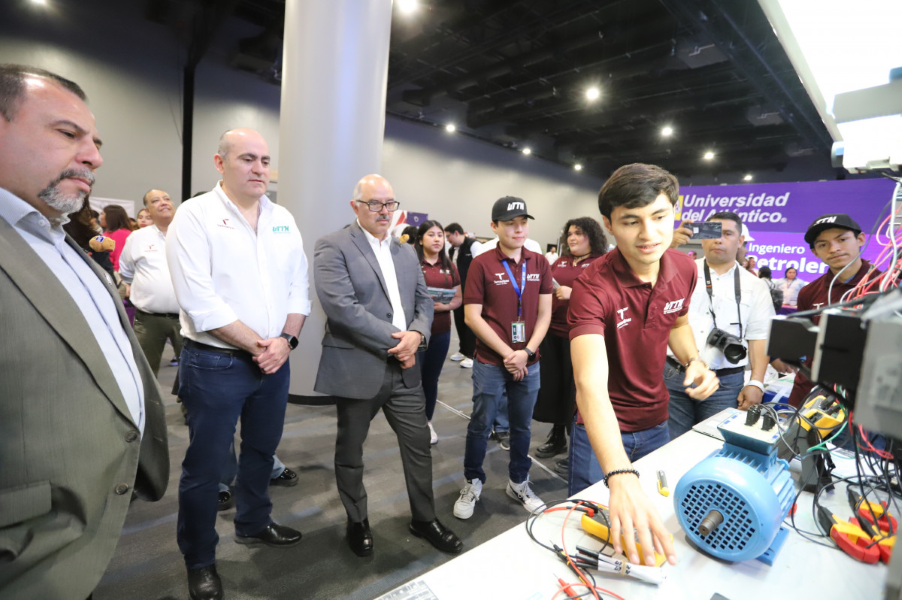 Fortalece UTTN enseñanza profesional con oferta educativa en manufactura automatizada.