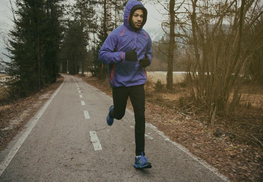 Ejercicio al aire libre en tiempo frío