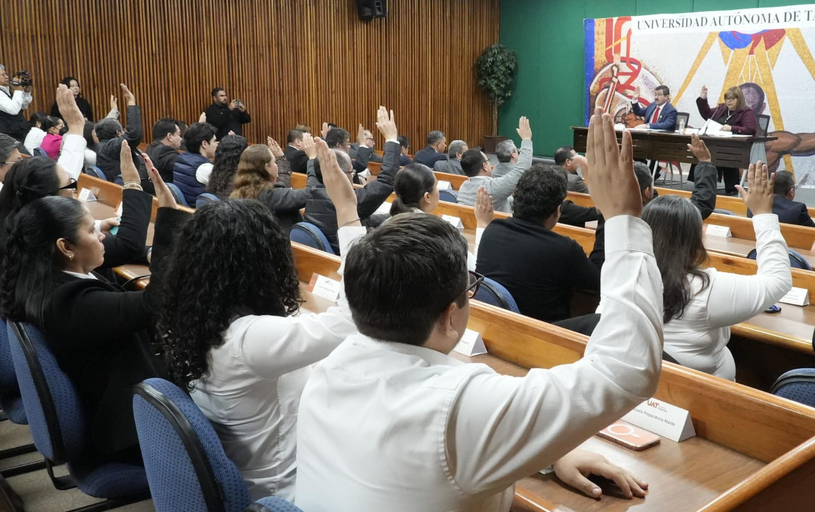 Suma la UAT nuevas carreras y posgrados a su oferta educativa