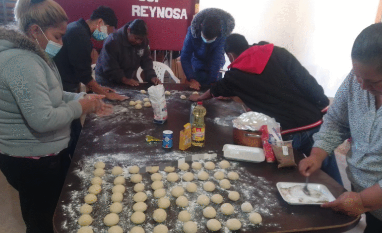 Imparte DEMA e ITACE taller de repostería a adolescentes en conflicto con la Ley Penal