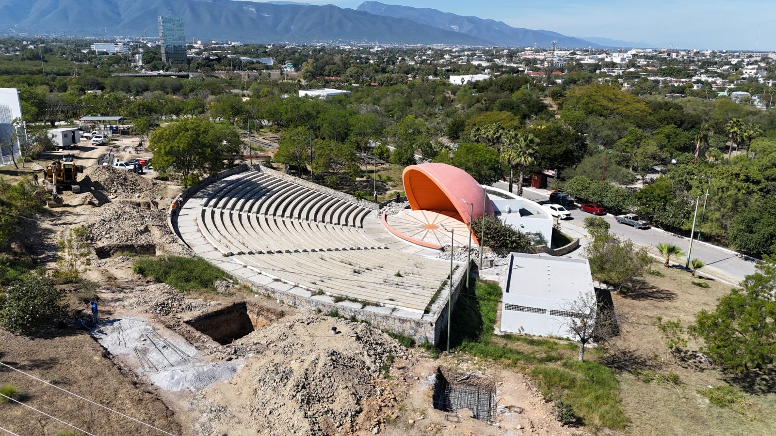 Construye Gobierno de Tamaulipas cubierta sobre concha acústica del parque Siglo XXI en Victoria
