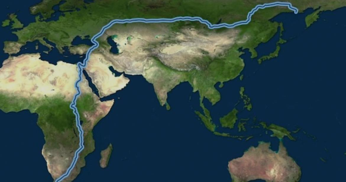 La distancia a pie más larga del mundo es de 22.531 kilómetros, desde Magadán (Rusia) hasta Ciudad del Cabo (Sudáfrica).