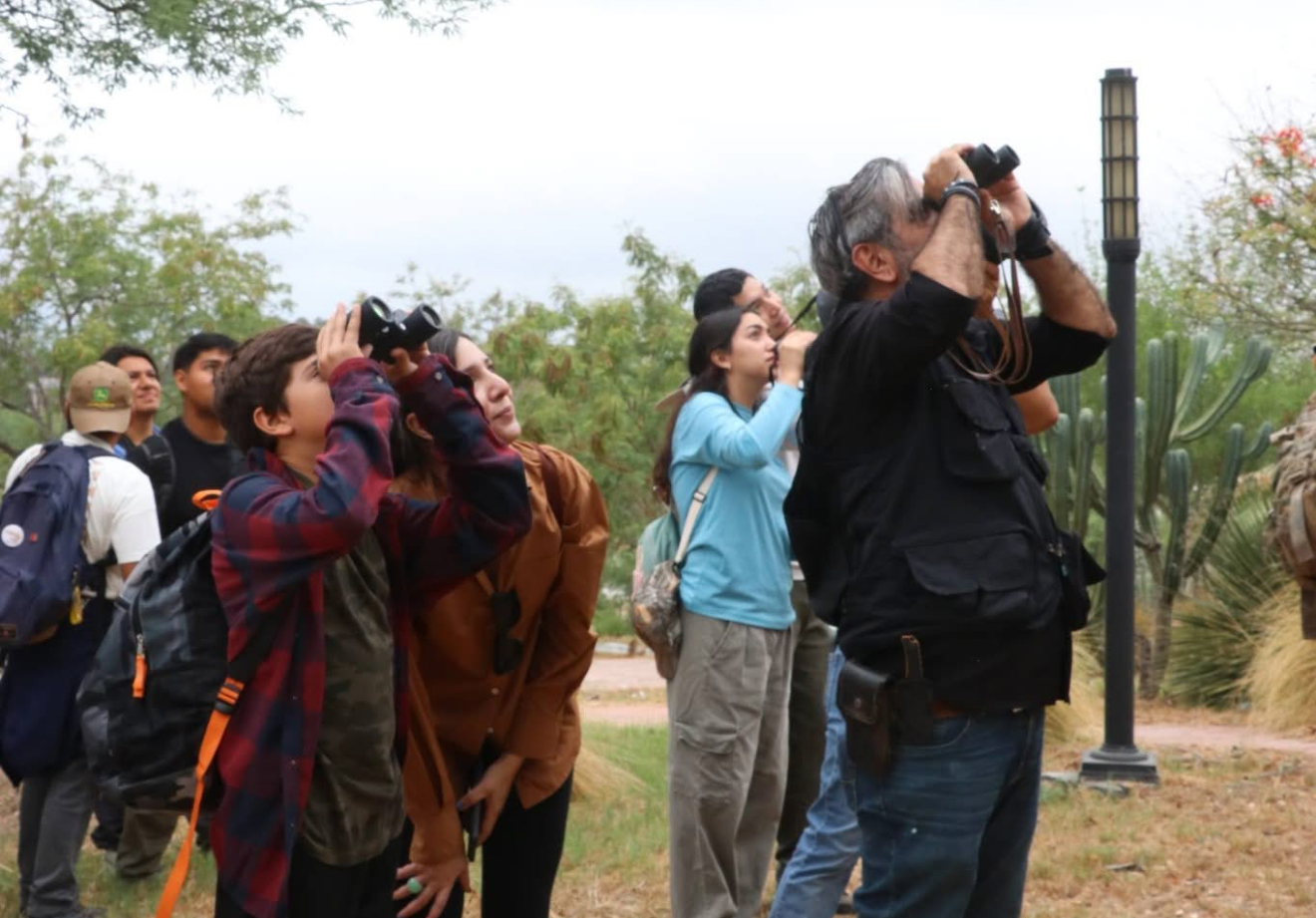 Reúne TAMUX a familias y estudiantes en experiencia de avistamiento de aves
