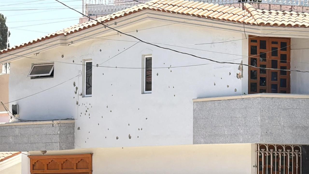🚨 A balazos fue atacada la vivienda del gobernador con licencia Rubén Rocha Moya en #Culiacán; hombres armados le dispararon 🚓🚓🚨