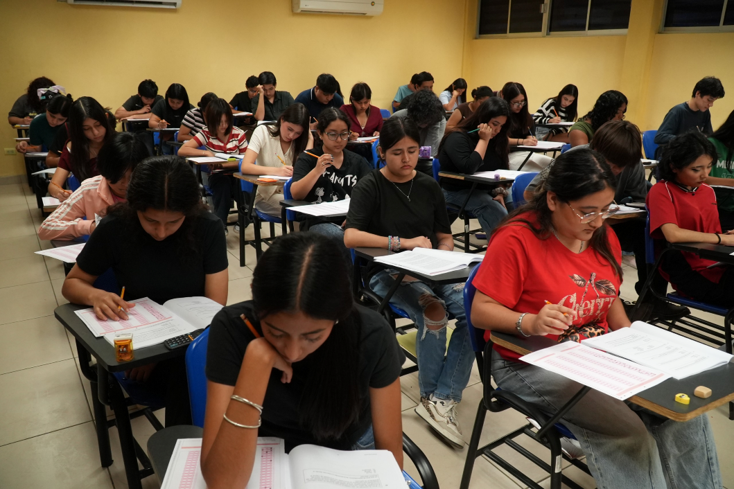 Aspirantes a ingresar a la UAT presentan examen CENEVAL