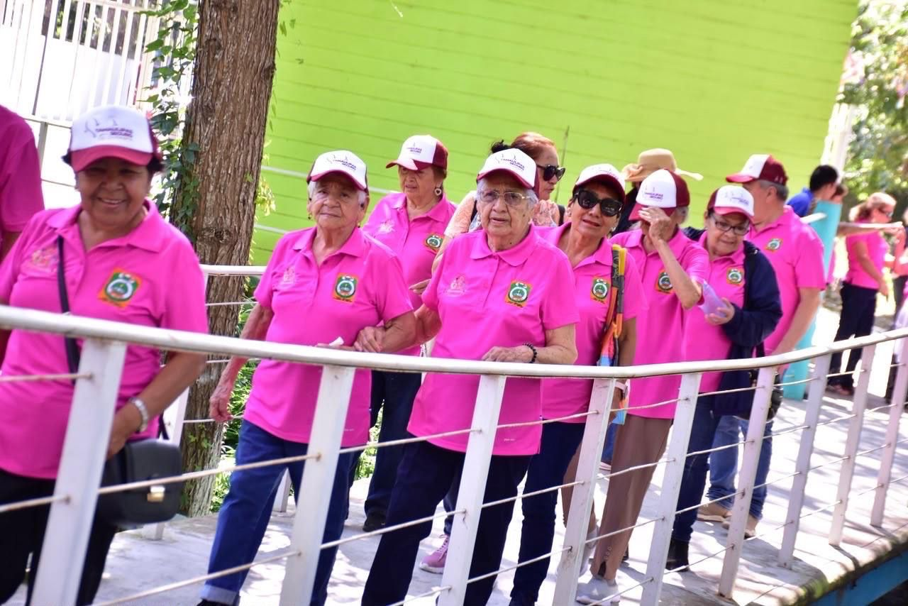 Disfrutan viaje de turismo social 55 jubiladas y jubilados: Sectur