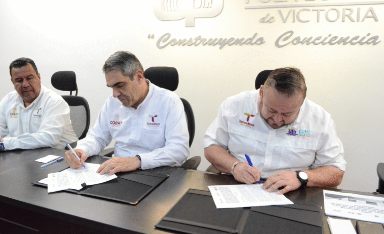 Amplía convenio entre la UPV y el COBAT oportunidades de ingreso a la educación superior.